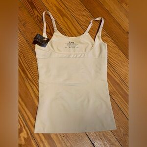 NWT! Maidenform Cream Tank Top with Adjustable Straps Size M